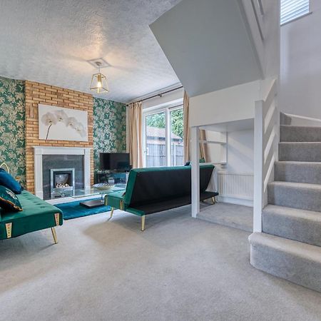 Capri 13 Sa - 3 Bed House, Close To Loughborough University & M1 Motorway, Free Wifi, Big Garden, Ample Parking- Ask For Contractor Rates! Exterior photo
