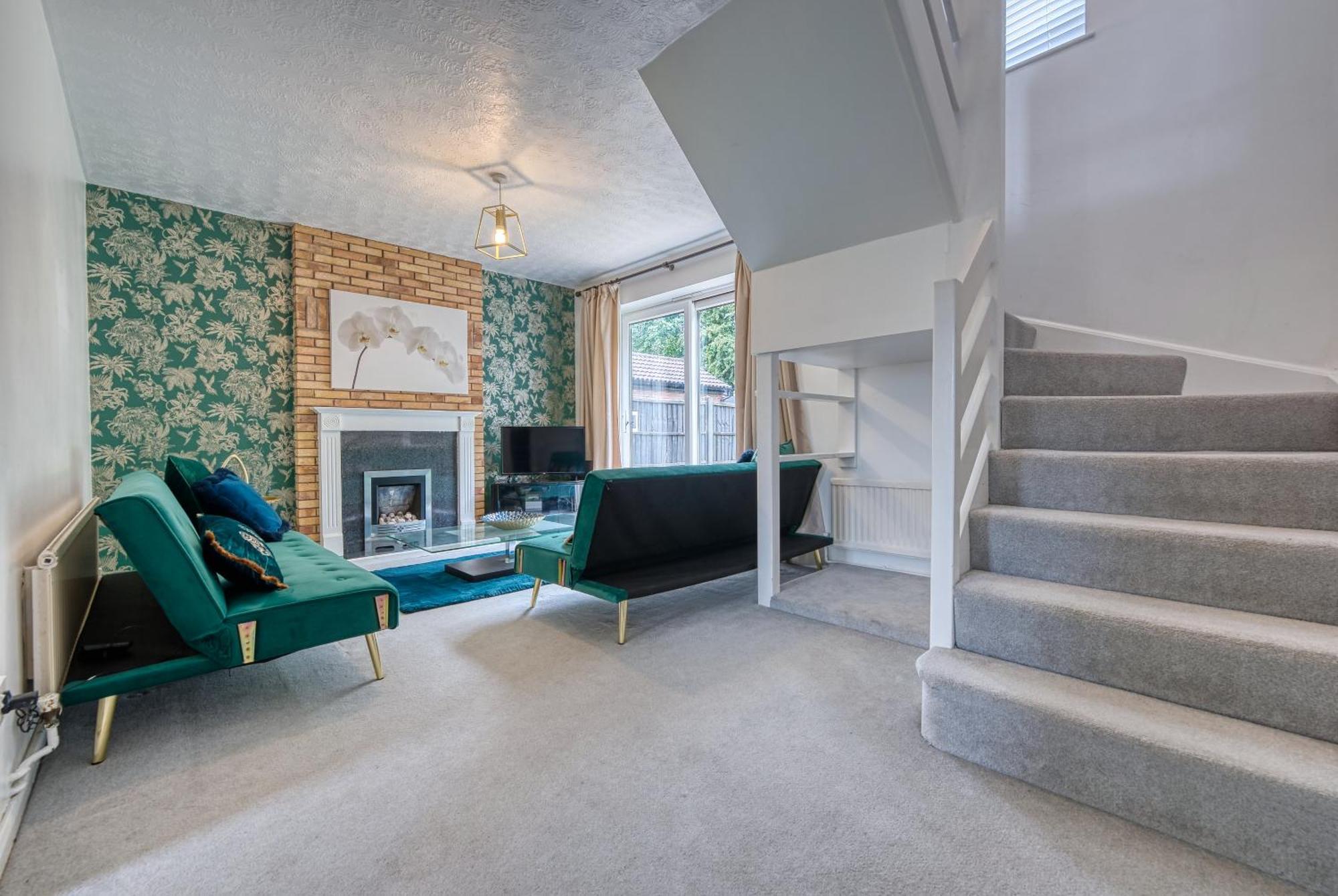 Capri 13 Sa - 3 Bed House, Close To Loughborough University & M1 Motorway, Free Wifi, Big Garden, Ample Parking- Ask For Contractor Rates! Exterior photo