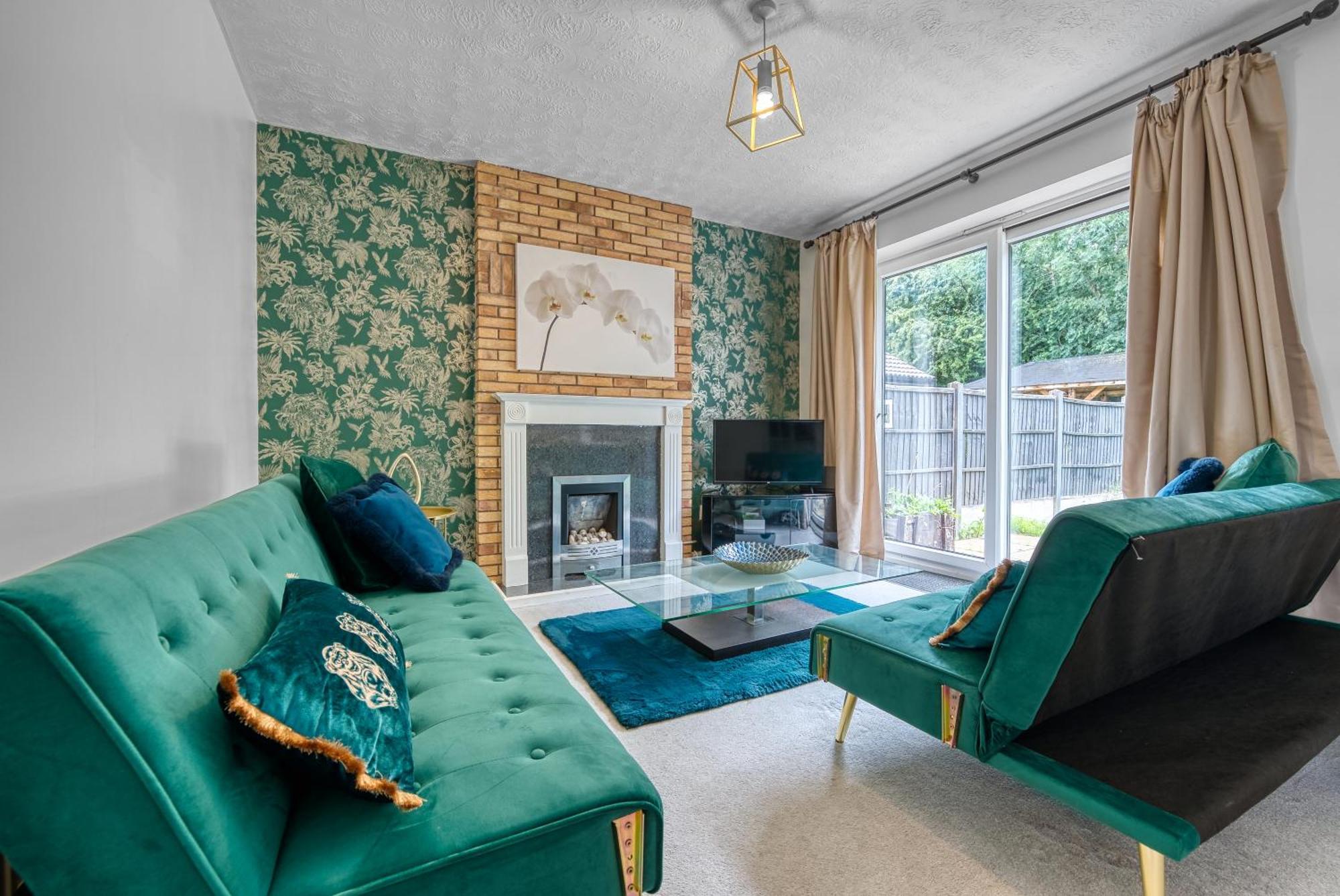 Capri 13 Sa - 3 Bed House, Close To Loughborough University & M1 Motorway, Free Wifi, Big Garden, Ample Parking- Ask For Contractor Rates! Exterior photo